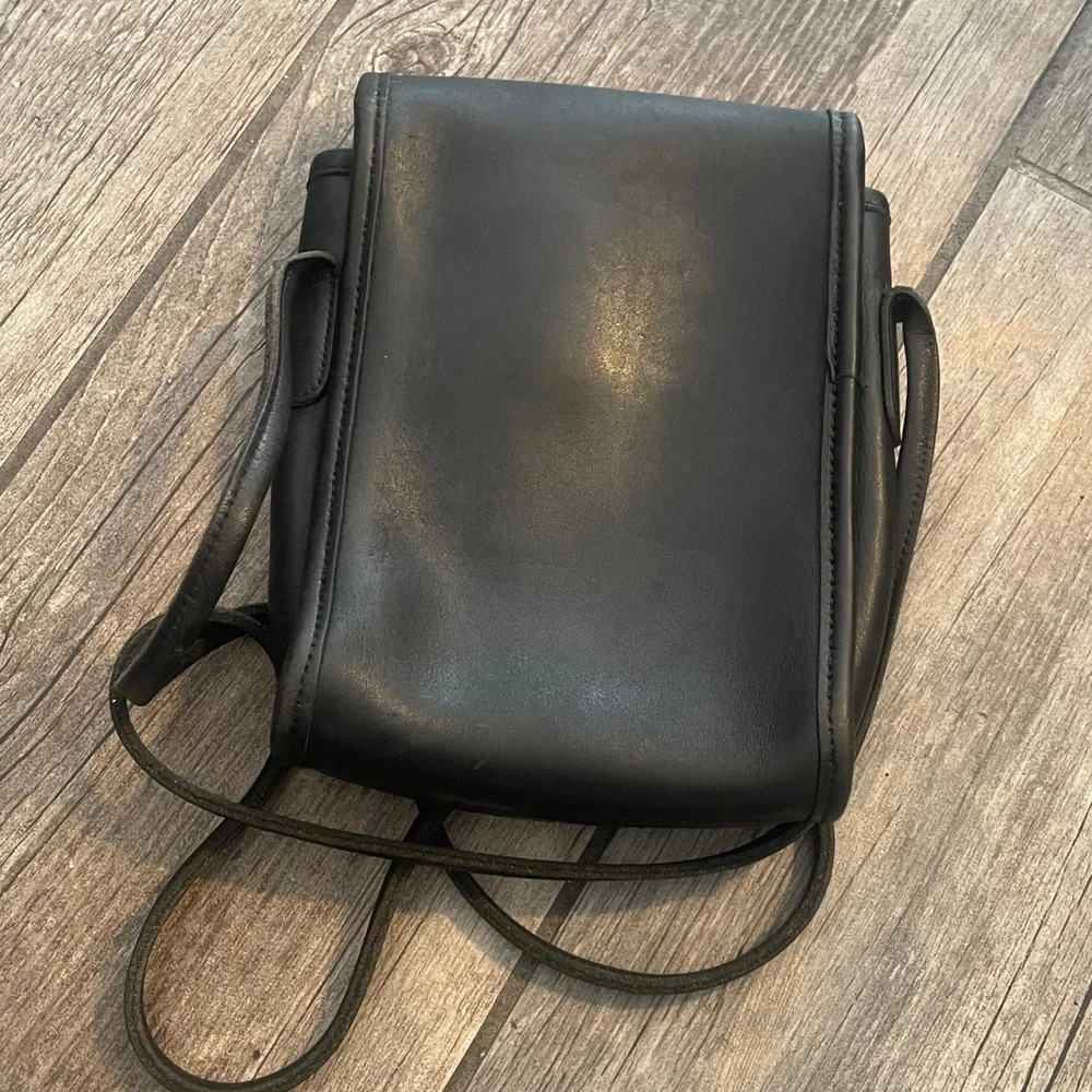 Vintage coach Black Leather Crossbody Bag - Picture 5 of 6